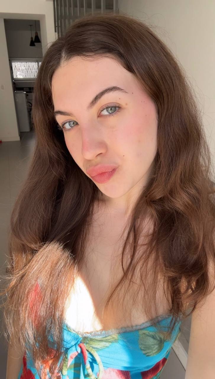 Nude girl Amber in San Diego