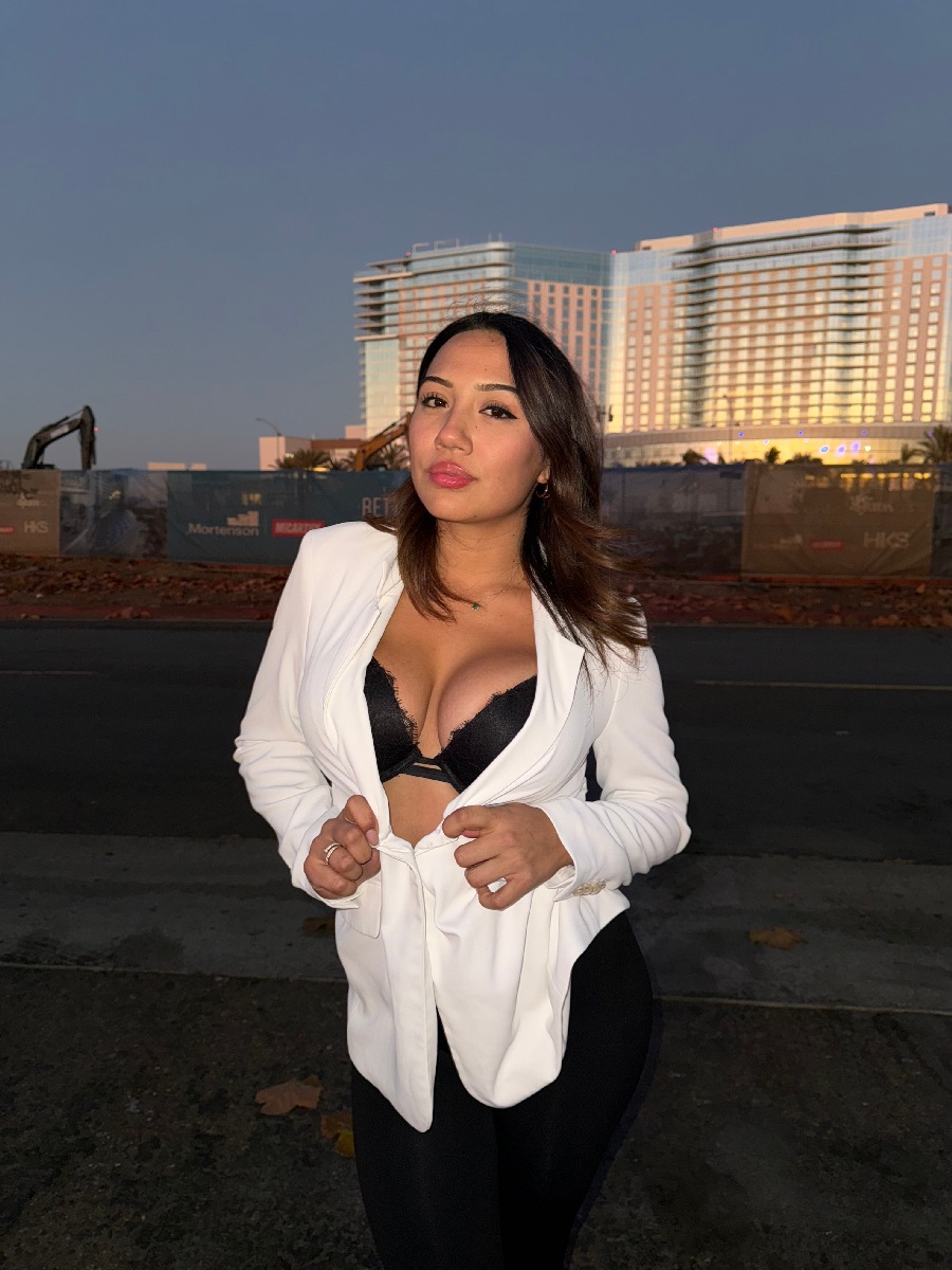 Take a pause and enjoy Ali Cruz — streaming from San Diego