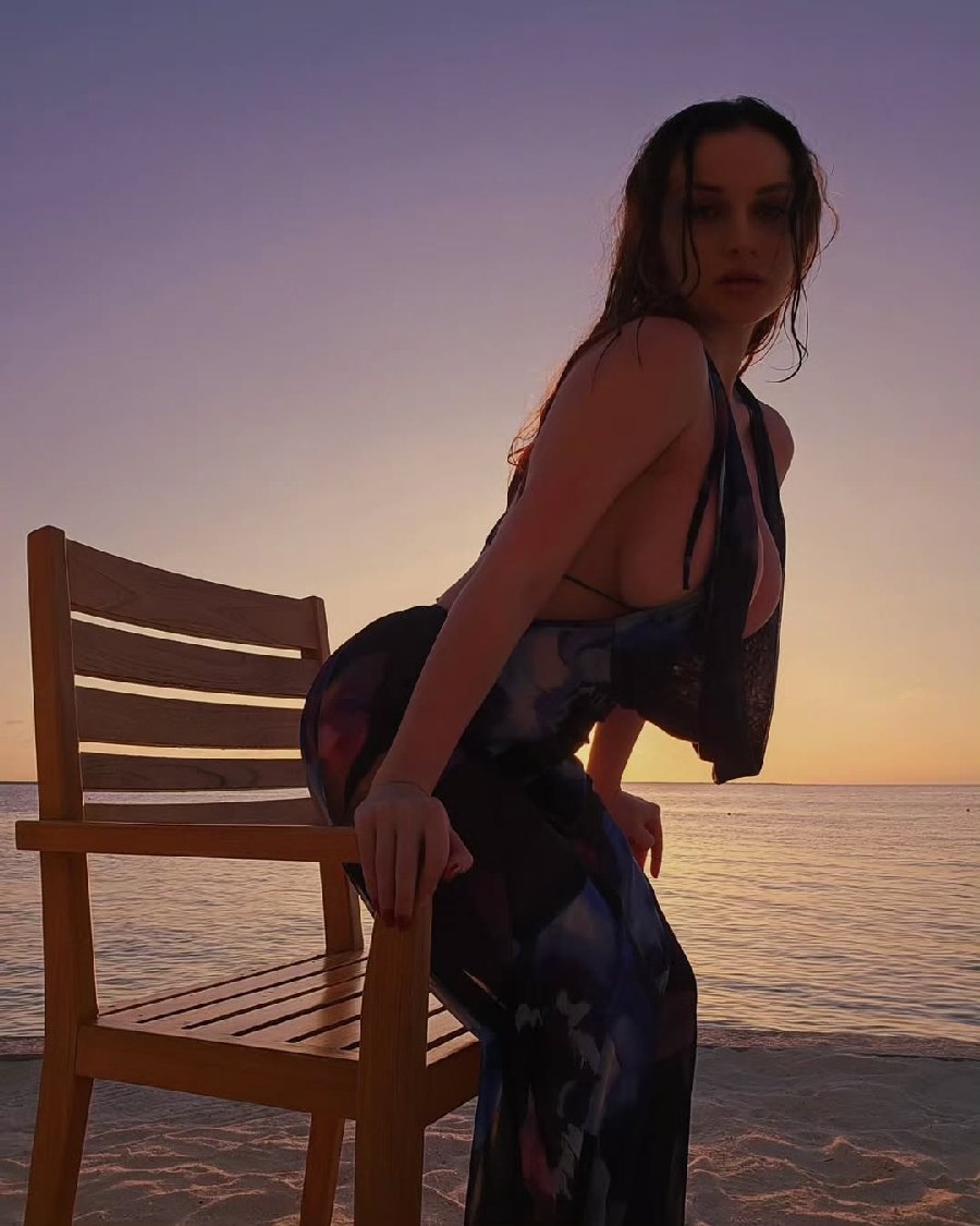 Sexy girl Miranda Faith nude in San Diego