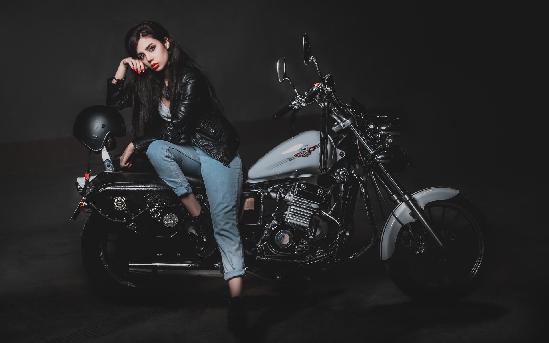 Biker girls: style and drive in San Diego