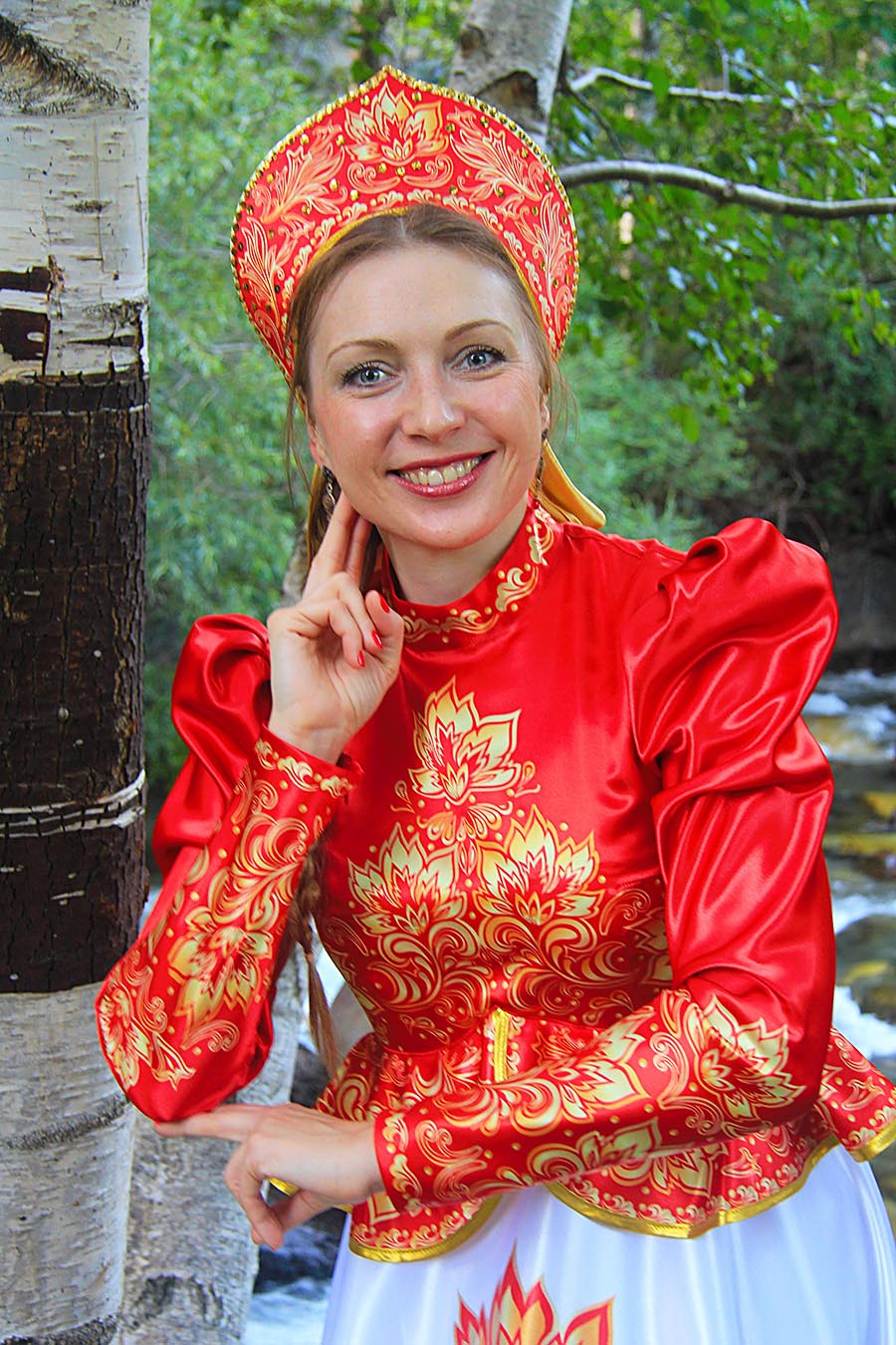 Women in Slavic costumes in San Diego