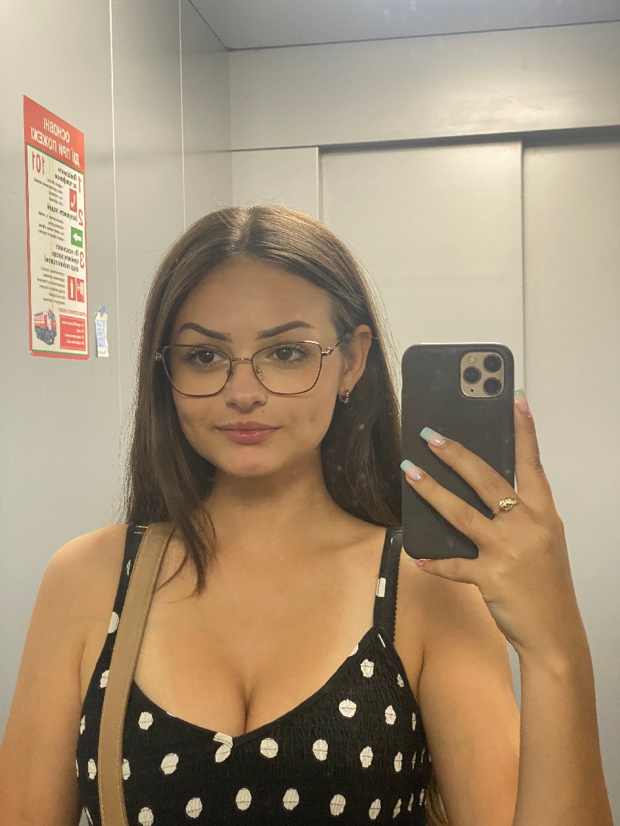 Sexy model Stacy in San Diego