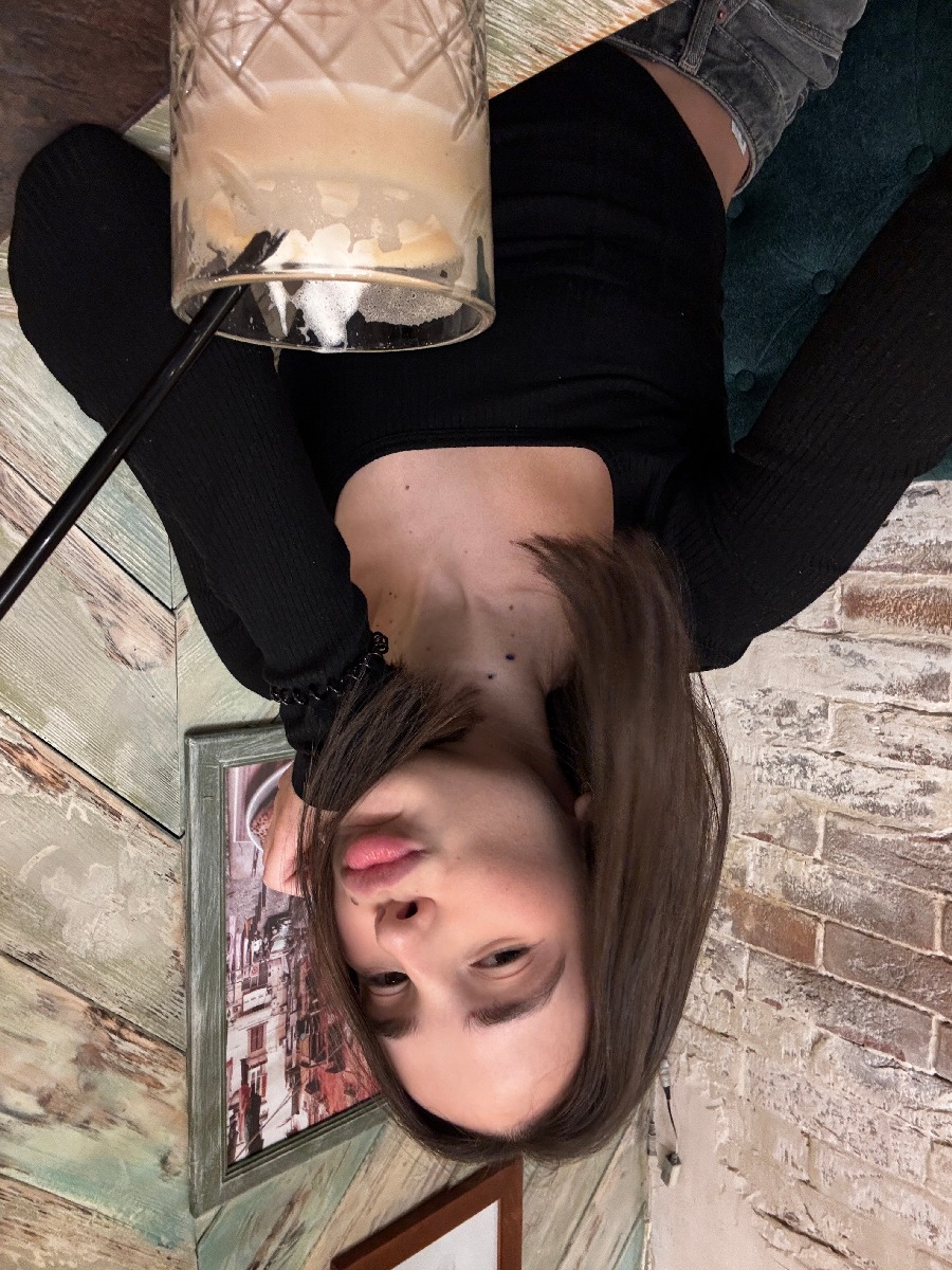 Fresh photos, fresh mood — Tina online in San Diego