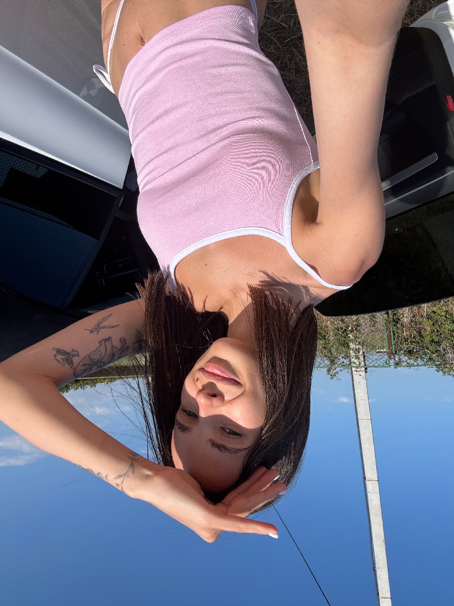 Sexy model Tina in San Diego